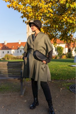 Neoprenová pelerýna MARINA dlouhá khaki zelená